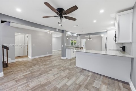 Adosado en Tamarac, Florida 3 dormitorios, 186.18 m2 № 2066134