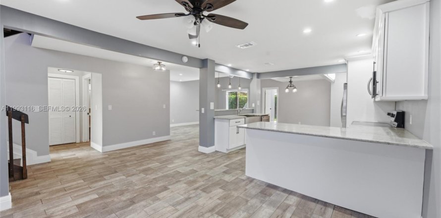 Touwnhouse à Tamarac, Floride 3 chambres, 186.18 m2 № 2066134