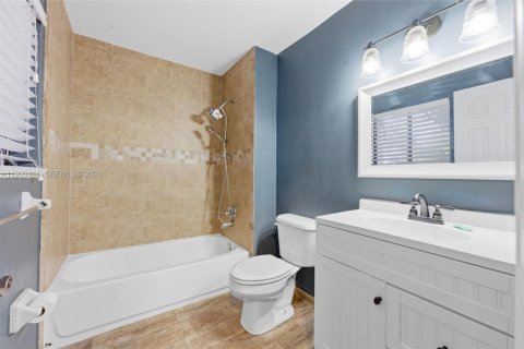 Touwnhouse à vendre à Tamarac, Floride: 3 chambres, 186.18 m2 № 2066134 - photo 29