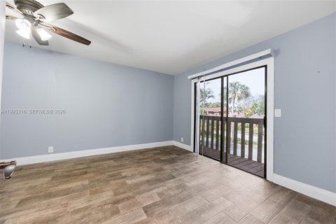 Touwnhouse à vendre à Tamarac, Floride: 3 chambres, 186.18 m2 № 2066134 - photo 25