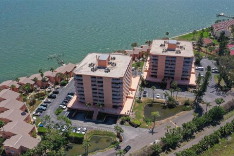 Condo in Saint Petersburg, Florida, 3 bedrooms  № 1620623 - photo 2