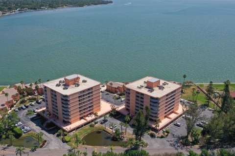 Condo in Saint Petersburg, Florida, 3 bedrooms  № 1620623 - photo 1