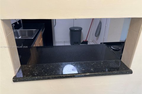 Copropriété à louer à Pinecrest, Floride: 2 chambres, 91.23 m2 № 1999423 - photo 24