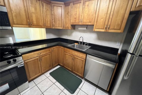 Copropriété à louer à Pinecrest, Floride: 2 chambres, 91.23 m2 № 1999423 - photo 20