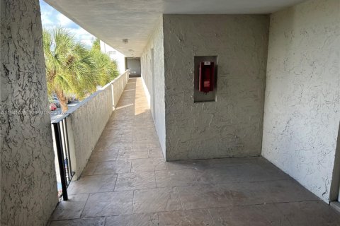 Copropriété à louer à Pinecrest, Floride: 2 chambres, 91.23 m2 № 1999423 - photo 15