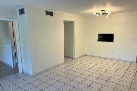 Copropriété à louer à Pinecrest, Floride: 2 chambres, 91.23 m2 № 1999423 - photo 26