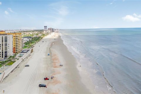 Condo in Daytona Beach Shores, Florida, 2 bedrooms  № 2339204 - photo 10