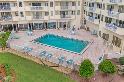 Condo in Daytona Beach Shores, Florida, 2 bedrooms  № 2339204 - photo 7