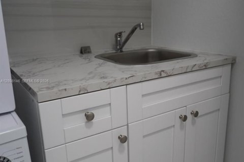 House in Florida City, Florida 4 bedrooms № 2395219 - photo 20