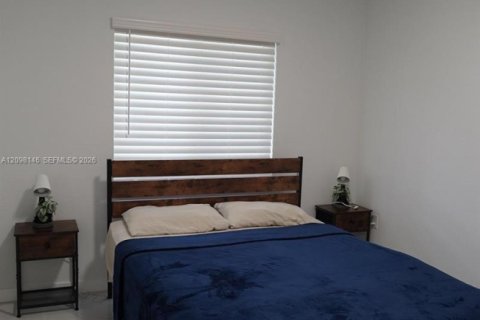 House in Florida City, Florida 4 bedrooms № 2395219 - photo 16