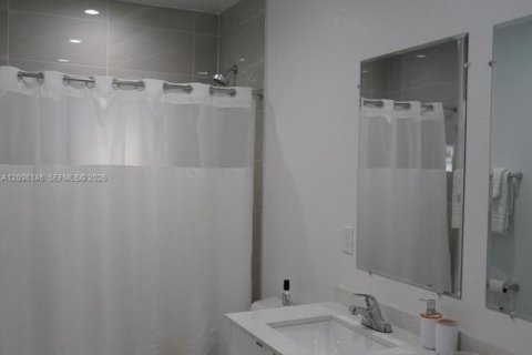 House in Florida City, Florida 4 bedrooms № 2395219 - photo 14