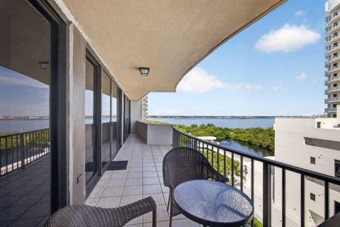 Condo in Riviera Beach, Florida, 2 bedrooms  № 2391987 - photo 14