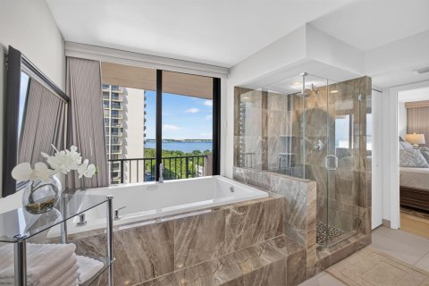 Condo in Riviera Beach, Florida, 2 bedrooms  № 2391987 - photo 30