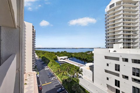Condo in Riviera Beach, Florida, 2 bedrooms  № 2391987 - photo 6