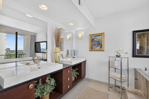 Condo in Riviera Beach, Florida, 2 bedrooms  № 2391987 - photo 18