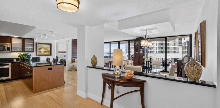 Condo in Riviera Beach, Florida, 2 bedrooms  № 2391987