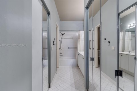 Villa ou maison à vendre à Weston, Floride: 5 chambres, 227.61 m2 № 2025073 - photo 24