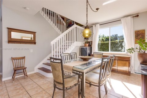 Villa ou maison à vendre à Weston, Floride: 5 chambres, 227.61 m2 № 2025073 - photo 13