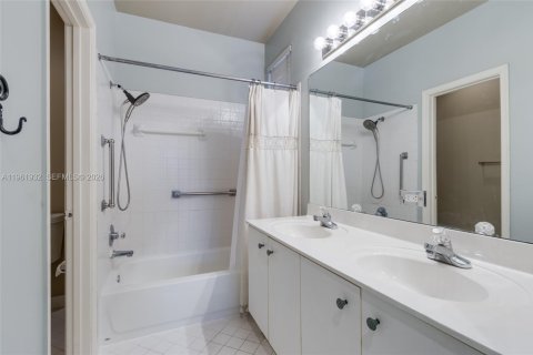 Villa ou maison à vendre à Weston, Floride: 5 chambres, 227.61 m2 № 2025073 - photo 23