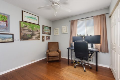 Villa ou maison à vendre à Weston, Floride: 5 chambres, 227.61 m2 № 2025073 - photo 28