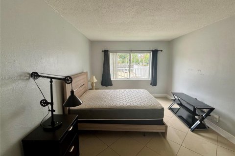 Condominio en alquiler en Pompano Beach, Florida, 1 dormitorio, 65.03 m2 № 1770520 - foto 10