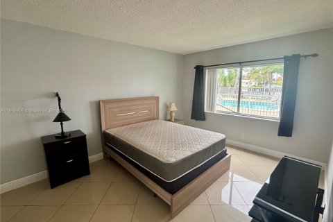 Condominio en alquiler en Pompano Beach, Florida, 1 dormitorio, 65.03 m2 № 1770520 - foto 9