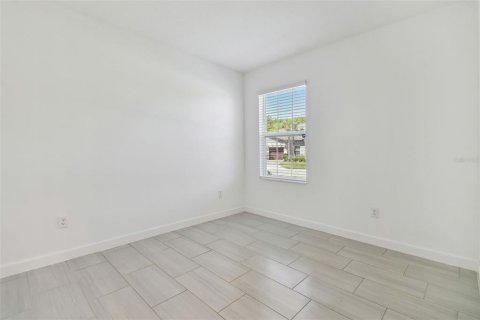 Casa en venta en Land O' Lakes, Florida, 2 dormitorios, 150.04 m2 № 2298311 - foto 12