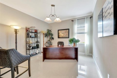House in Bradenton, Florida 3 bedrooms, 319.68 sq.m. № 1854694 - photo 25