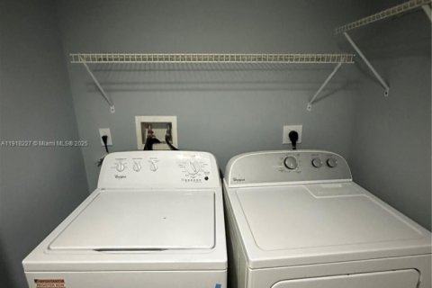 Copropriété à louer à Tamarac, Floride: 2 chambres, 87.24 m2 № 1973033 - photo 12