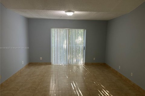 Condo à Tamarac, Floride, 2 chambres  № 1973033