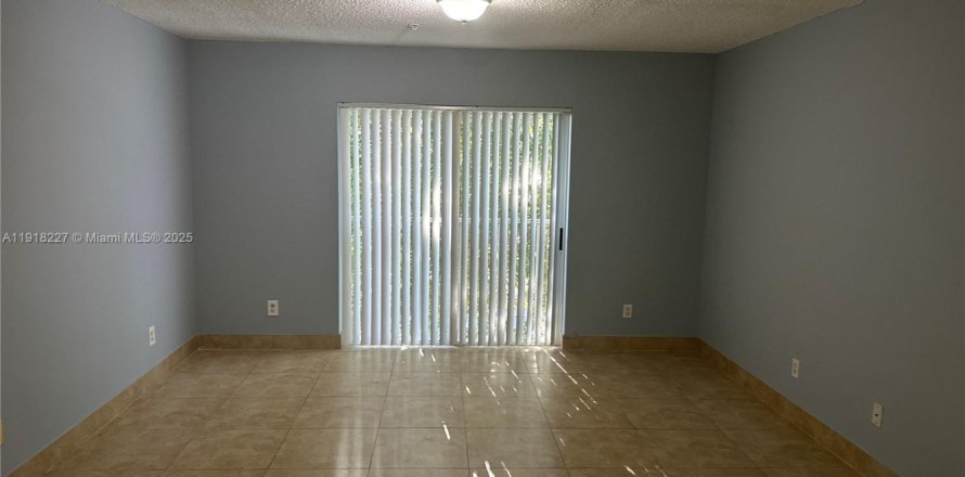 Condo à Tamarac, Floride, 2 chambres  № 1973033