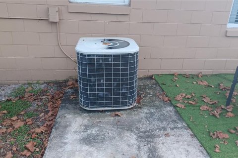 Casa en venta en DeLand, Florida, 5 dormitorios, 125.7 m2 № 1677813 - foto 27