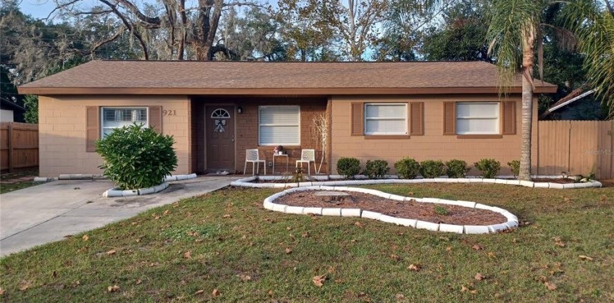 Casa en DeLand, Florida 5 dormitorios, 125.7 m2 № 1677813