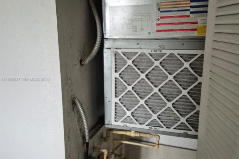 Купить кондоминиум в Хайалиа, Флорида 3 спальни, 110.18м2, № 2044828 - фото 15