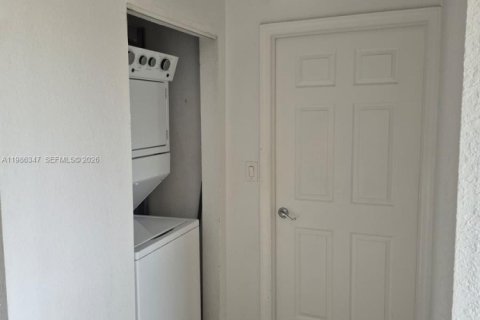 Купить кондоминиум в Хайалиа, Флорида 3 спальни, 110.18м2, № 2044828 - фото 12