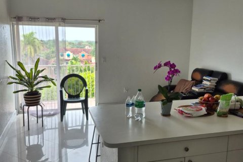 Купить кондоминиум в Хайалиа, Флорида 3 спальни, 110.18м2, № 2044828 - фото 2