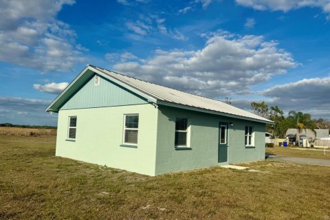 House in Sebring, Florida 2 bedrooms, 113.71 sq.m. № 2173735 - photo 6