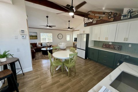 House in Sebring, Florida 2 bedrooms, 113.71 sq.m. № 2173735 - photo 16