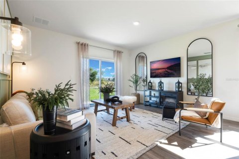 House in Tavares, Florida 5 bedrooms, 227.33 sq.m. № 1902110 - photo 6