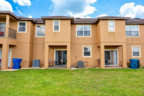 Townhouse in Davenport, Florida 4 bedrooms, 137.68 sq.m. № 1901407 - photo 16