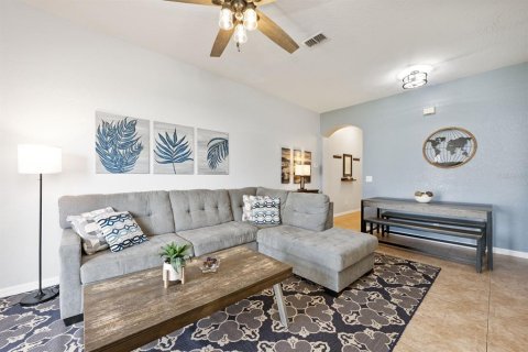 Townhouse in Davenport, Florida 4 bedrooms, 137.68 sq.m. № 1901407 - photo 3