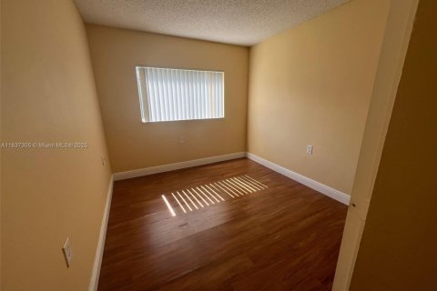 Condominio en alquiler en West Palm Beach, Florida, 2 dormitorios, 65.77 m2 № 1939754 - foto 8