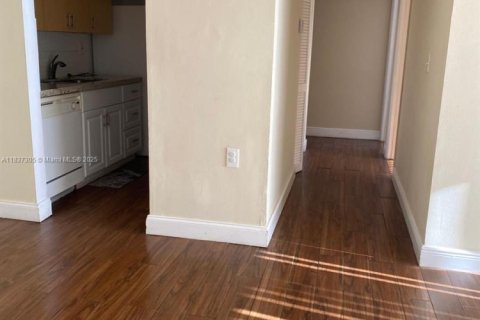 Condominio en alquiler en West Palm Beach, Florida, 2 dormitorios, 65.77 m2 № 1939754 - foto 10