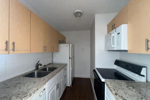 Condominio en alquiler en West Palm Beach, Florida, 2 dormitorios, 65.77 m2 № 1939754 - foto 5