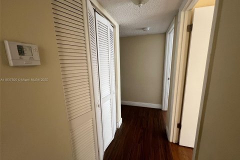 Condominio en alquiler en West Palm Beach, Florida, 2 dormitorios, 65.77 m2 № 1939754 - foto 18