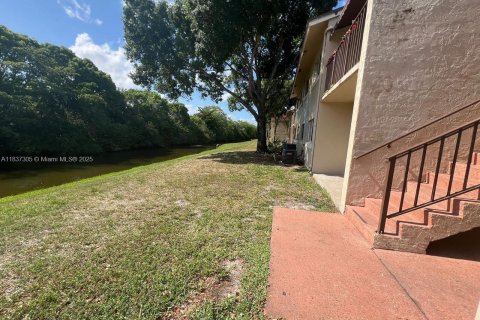 Condominio en alquiler en West Palm Beach, Florida, 2 dormitorios, 65.77 m2 № 1939754 - foto 14