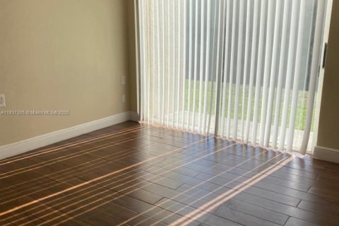 Condominio en alquiler en West Palm Beach, Florida, 2 dormitorios, 65.77 m2 № 1939754 - foto 7