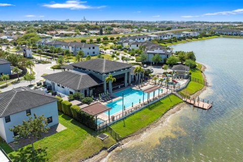 Adosado en venta en Miami Lakes, Florida, 3 dormitorios, 147.53 m2 № 2013735 - foto 4