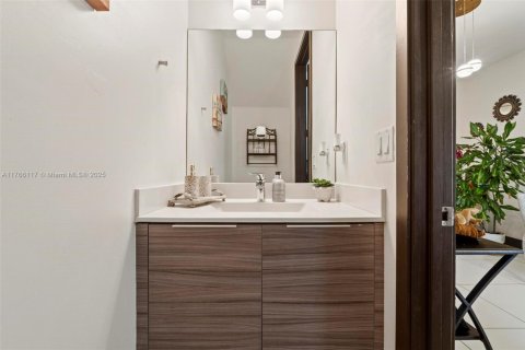 Adosado en venta en Miami Lakes, Florida, 3 dormitorios, 147.53 m2 № 2013735 - foto 16