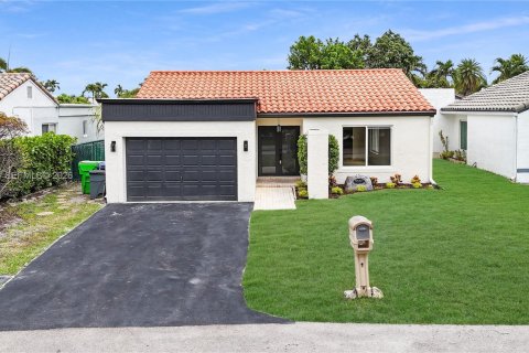 Villa ou maison à Sunrise, Floride 3 chambres, 176.61 m2 № 2146491
